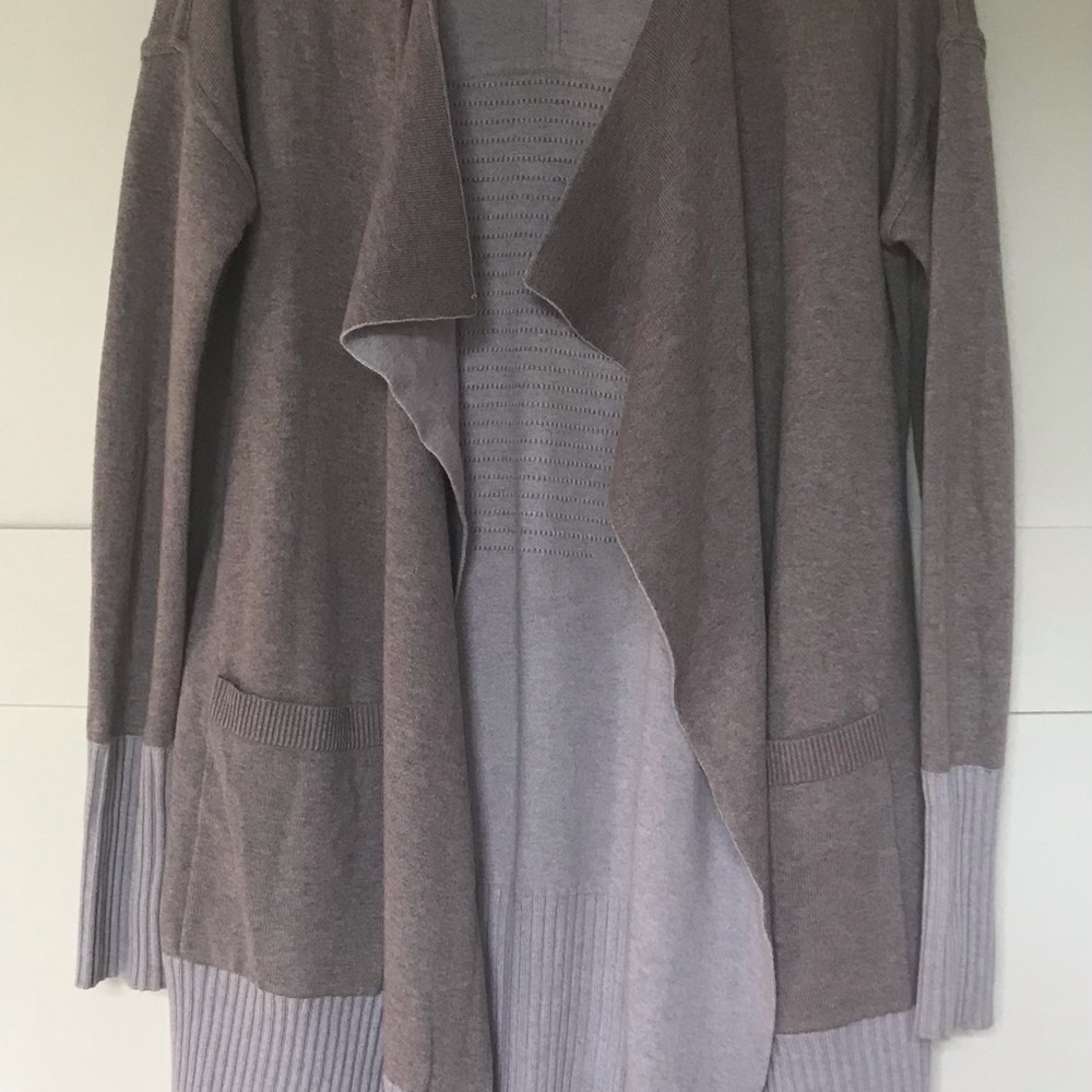 Lululemon reversible lotus wrap size small